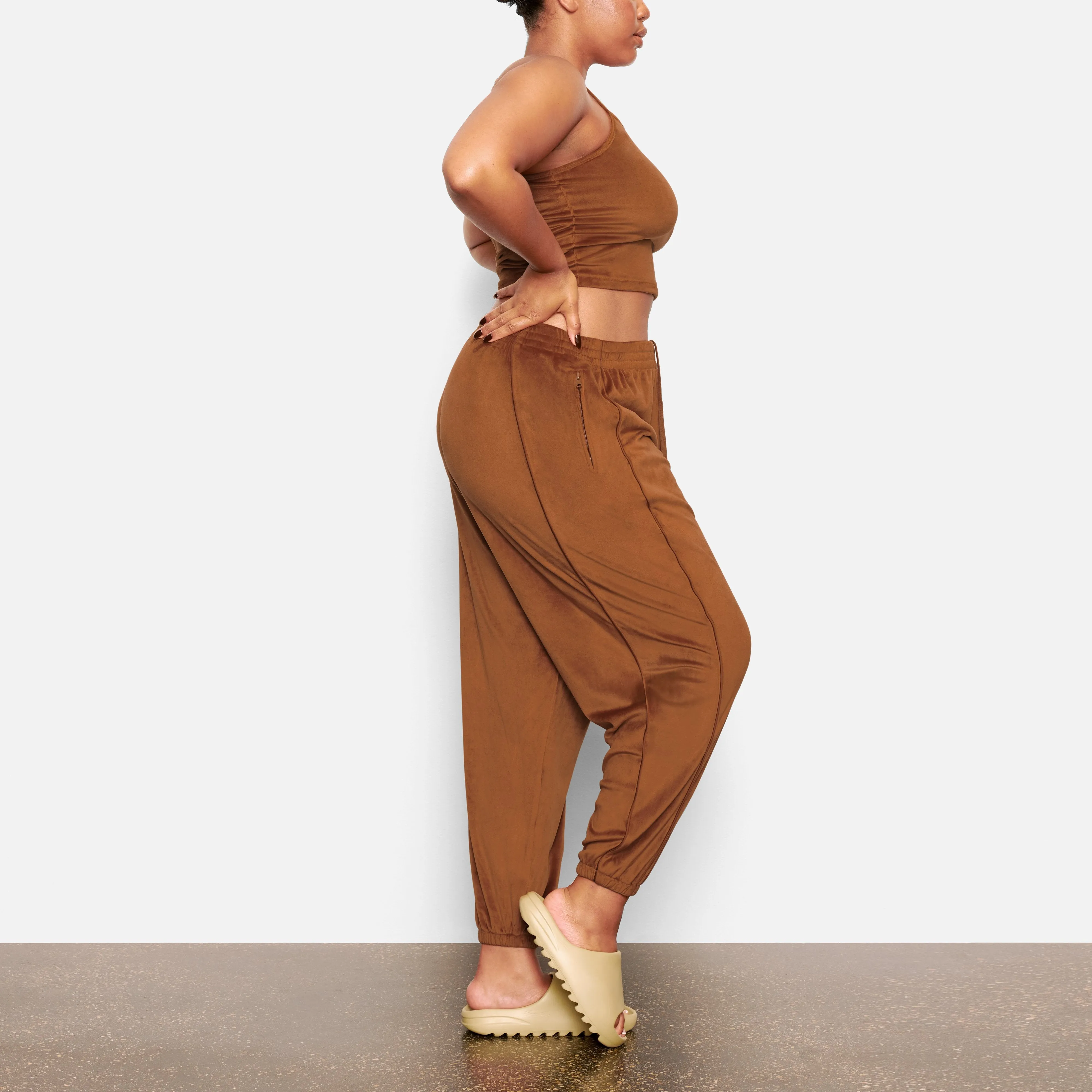 VELOUR OVERSIZED JOGGER | COPPER